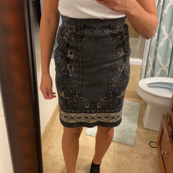 Max Studio Knit Skirt - Picture 6 of 8